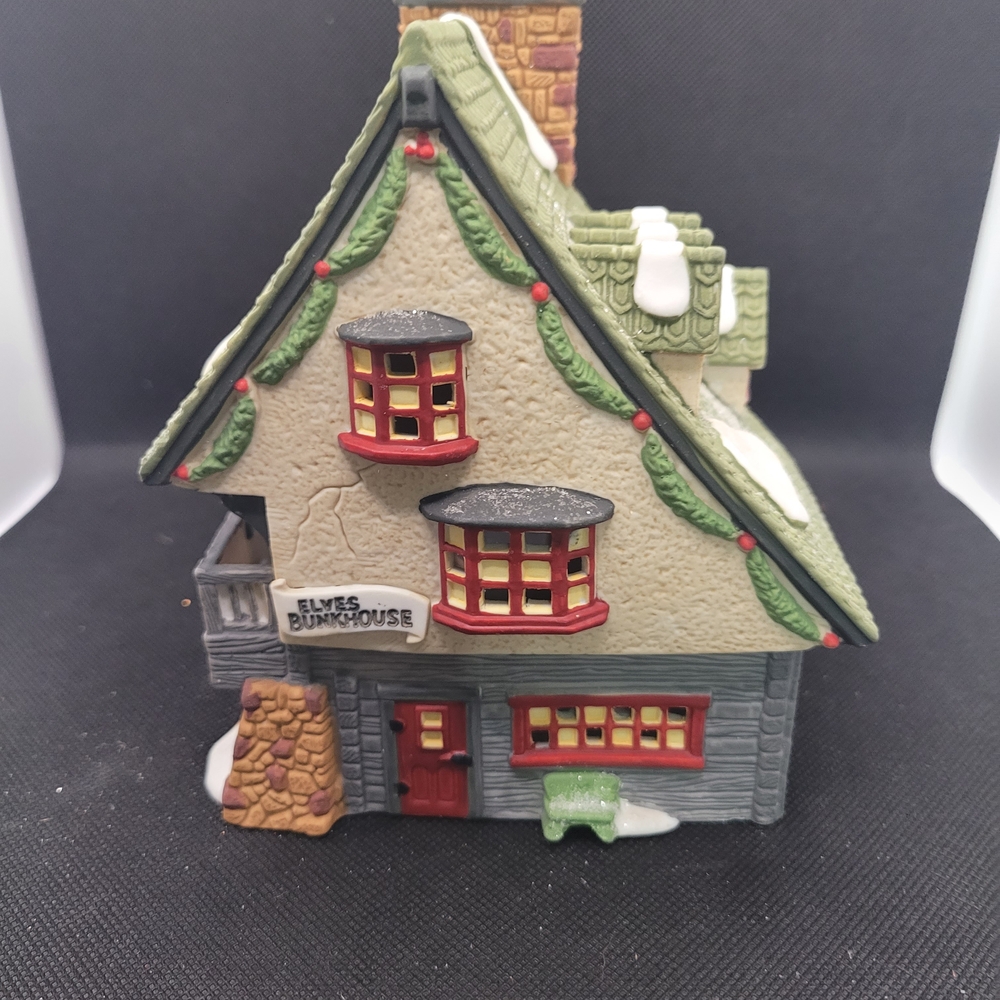 Village Department 56 North Pole Series Elf Bunkhouse 1990 Christmas Village